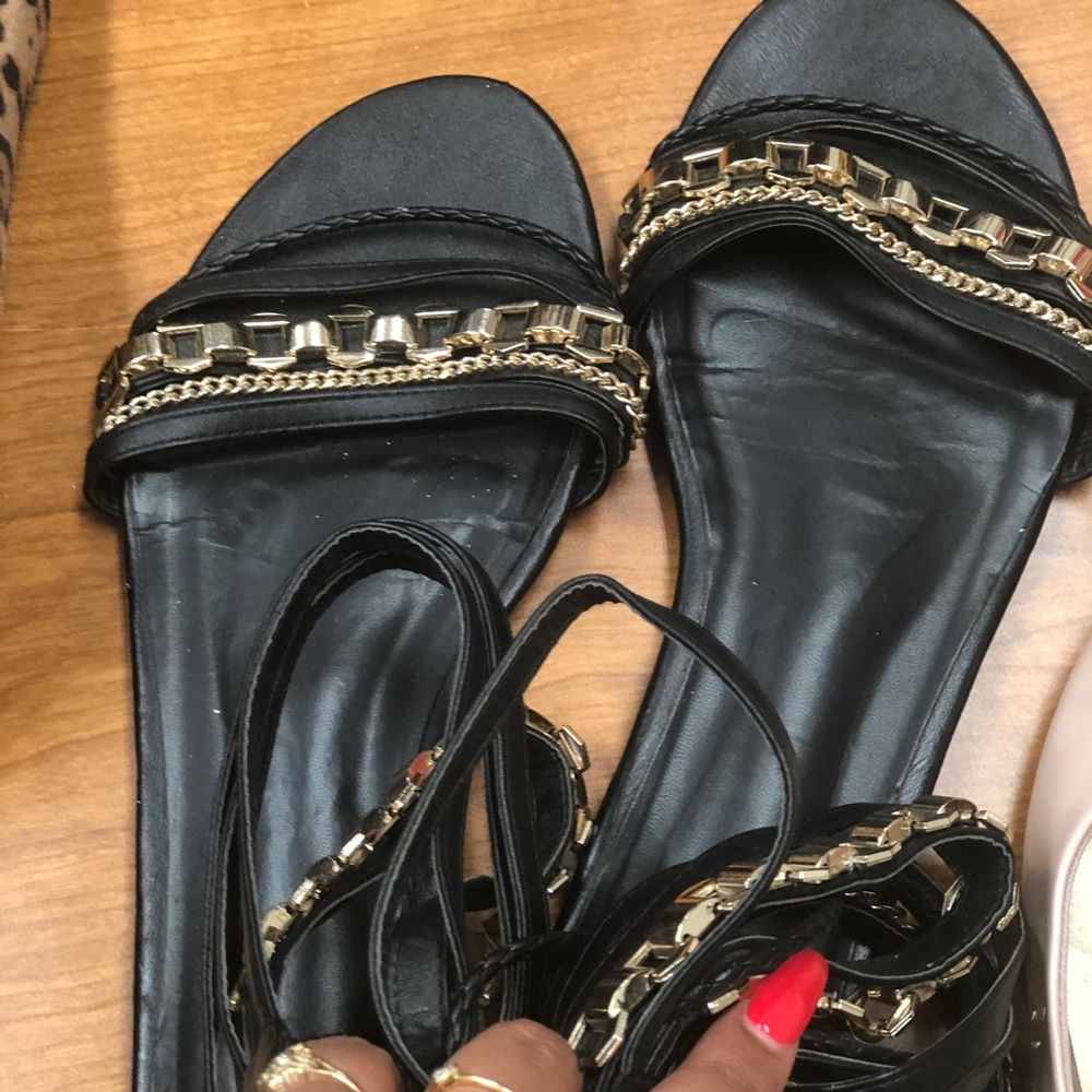 Black gold chain flats